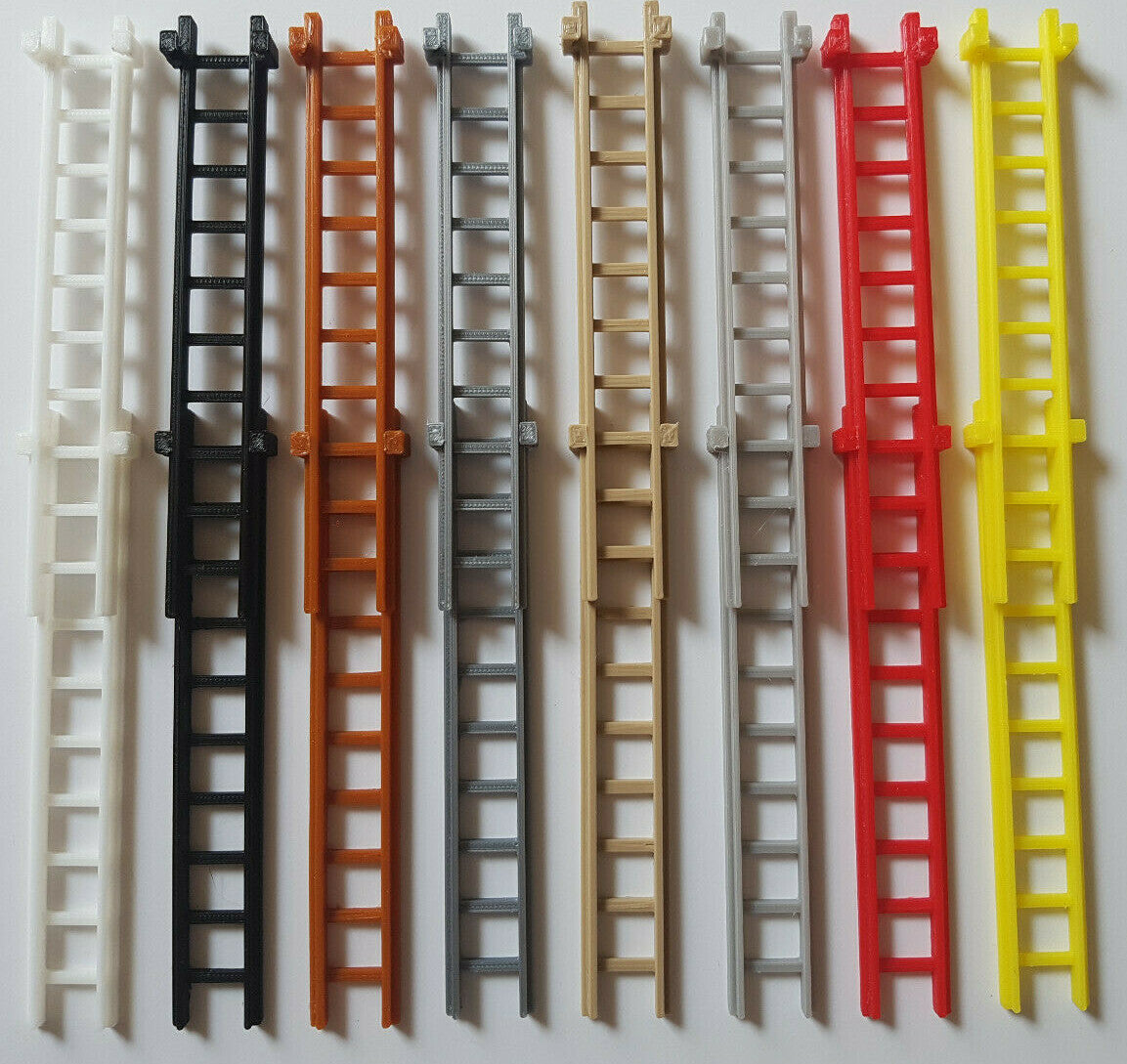 1:25 Scale - Extension Ladder 116mm long. comes as set of 2.(SILVER)3D Printed