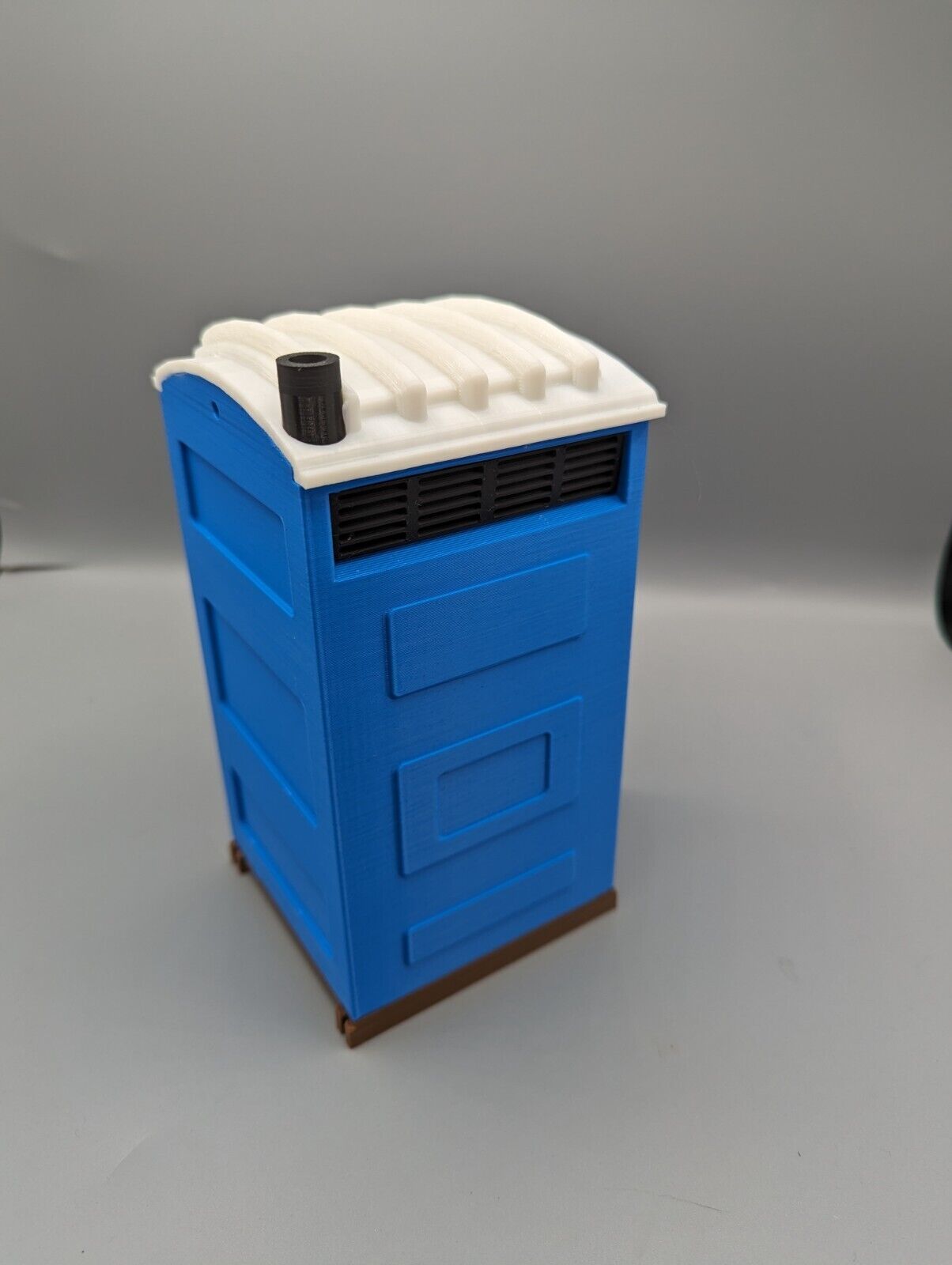 1-12th scale - Portable Toilet complete with interior. 3D printed