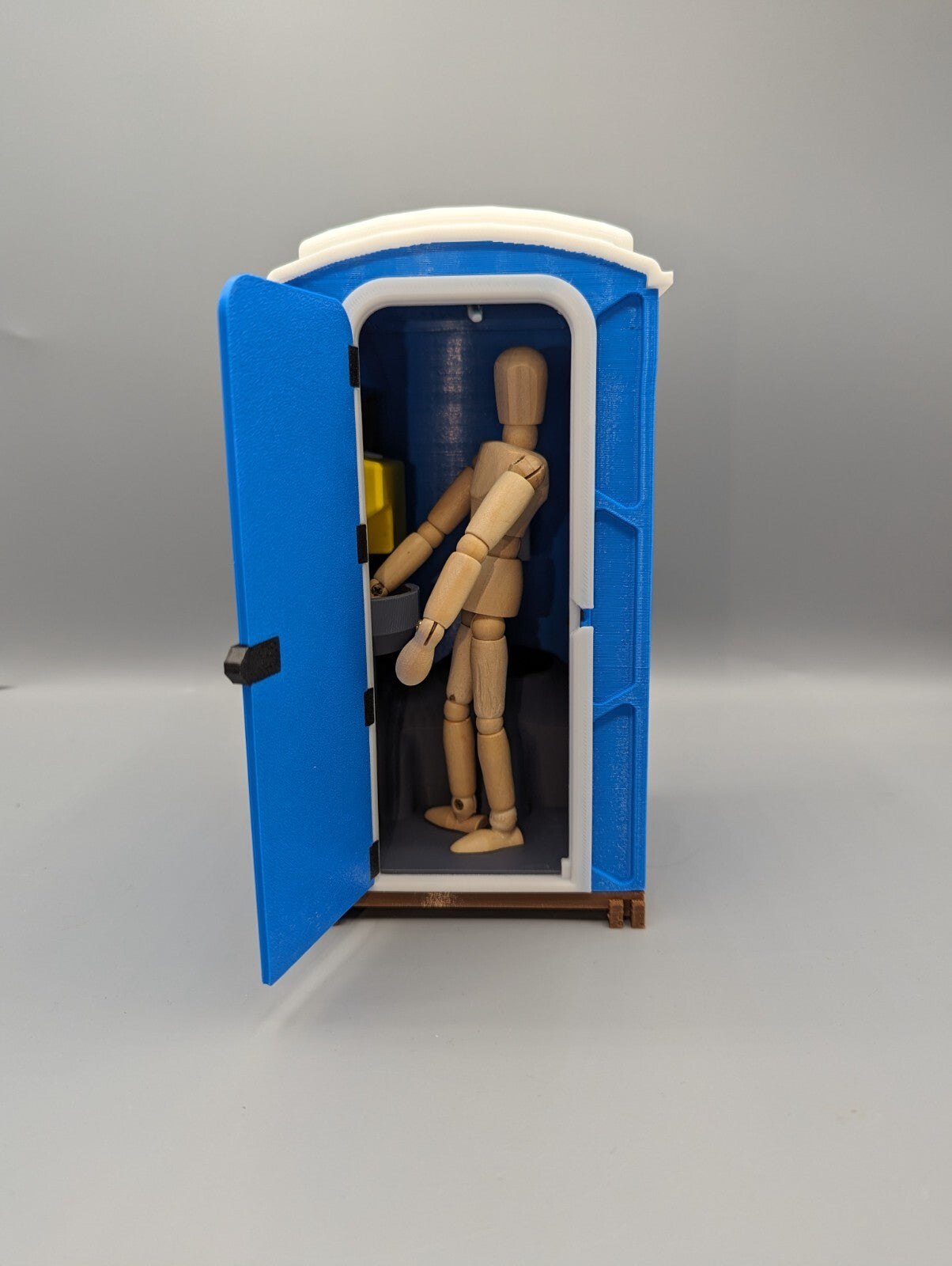 1-12th scale - Portable Toilet complete with interior. 3D printed