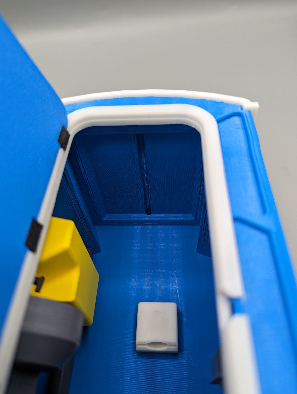 1-12th scale - Portable Toilet complete with interior. 3D printed