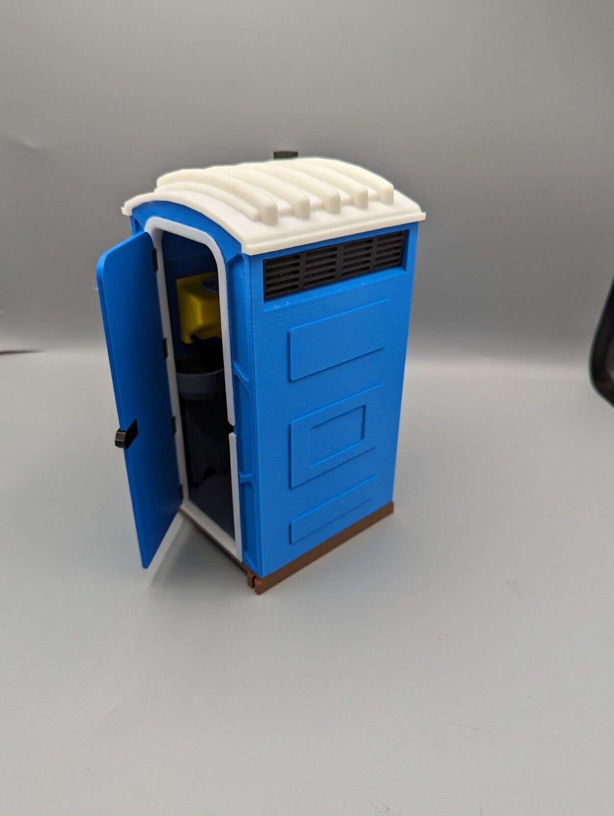 1-12th scale - Portable Toilet complete with interior. 3D printed